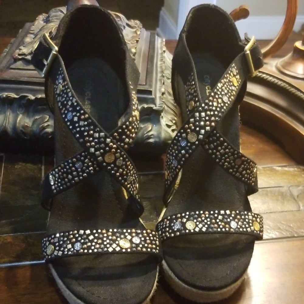 Espadrilles - Picture 2 of 3